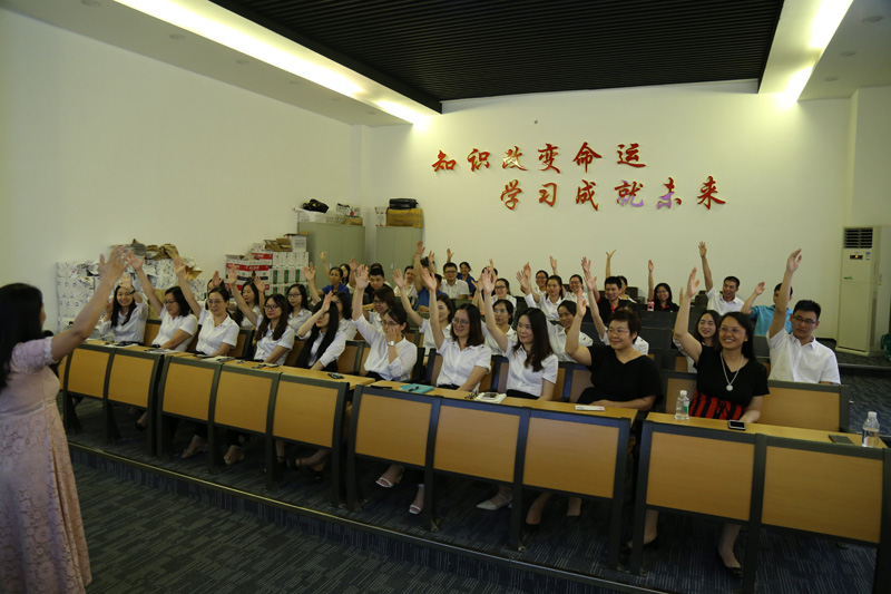 Oshujian held a sharing meeting(图2)