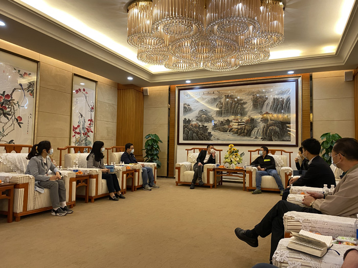 Government and Chamber of Commerce leaders visit Oshurjan(图1)